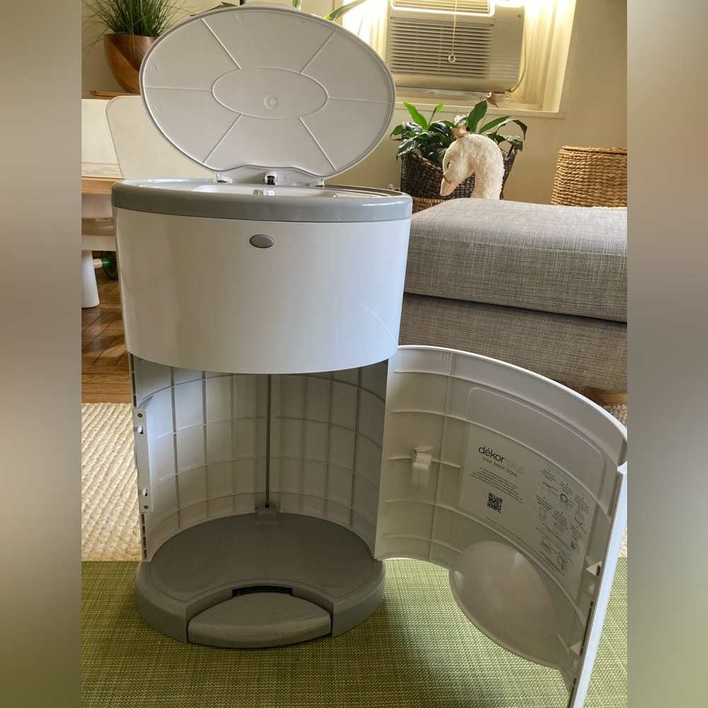 Dekor Plus Full Size Diaper Pail - Picture 4 of 5